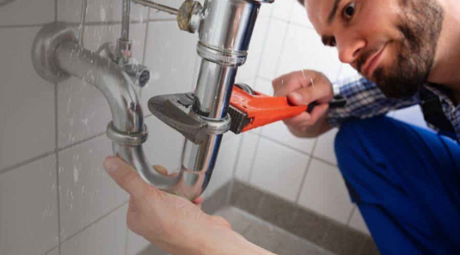 Toilet repair in Freedom, WY